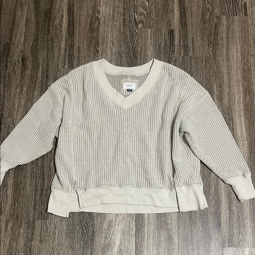AE v neck sweater